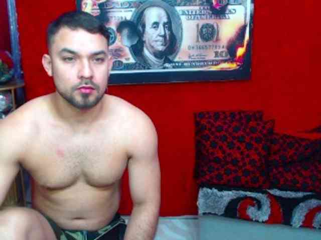 DAVEBRAZZI Live Webcam on BongaCams