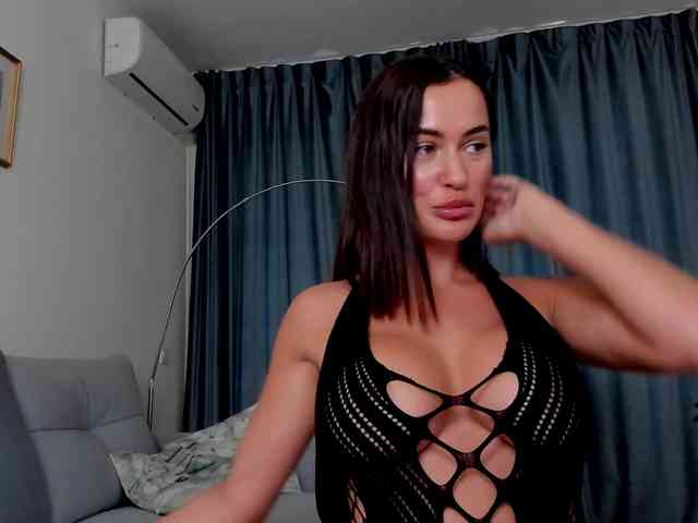 LeylaRoss webcam