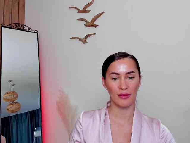 LeylaRoss webcam