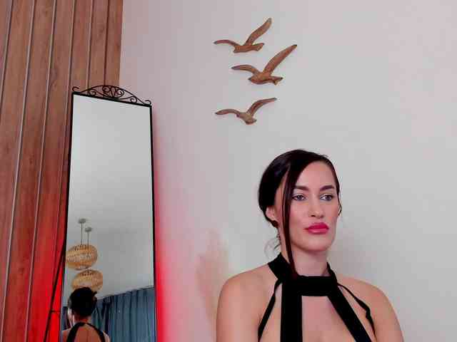 LeylaRoss webcam