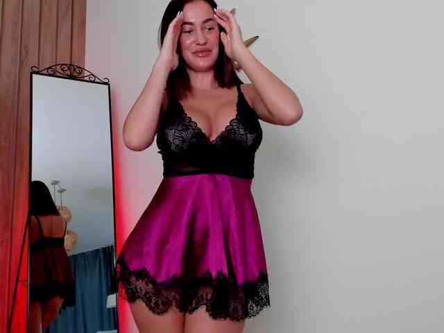 LeylaRoss webcam