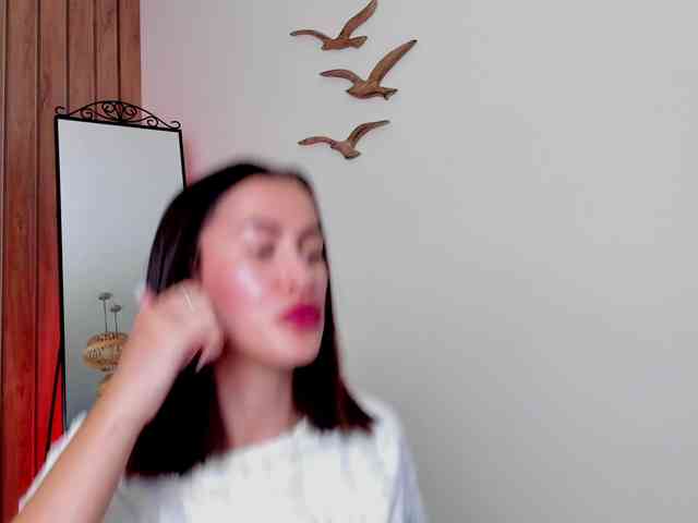 LeylaRoss webcam