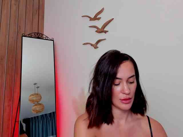LeylaRoss webcam