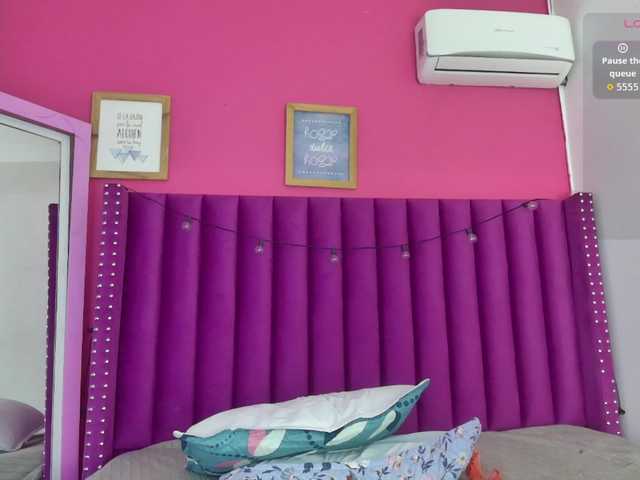 Hornysweetebony's BongaCams show and profile