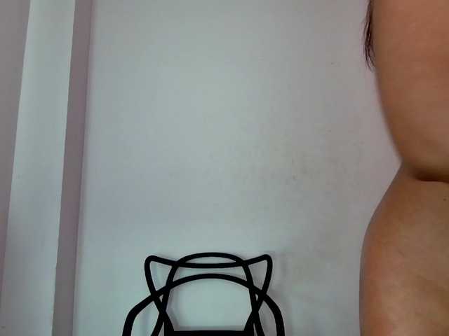 Hornysweetebony's BongaCams show and profile