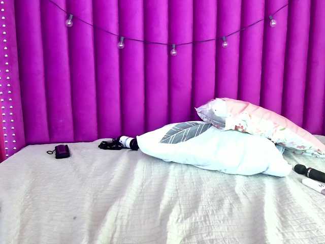 Hornysweetebony's BongaCams show and profile