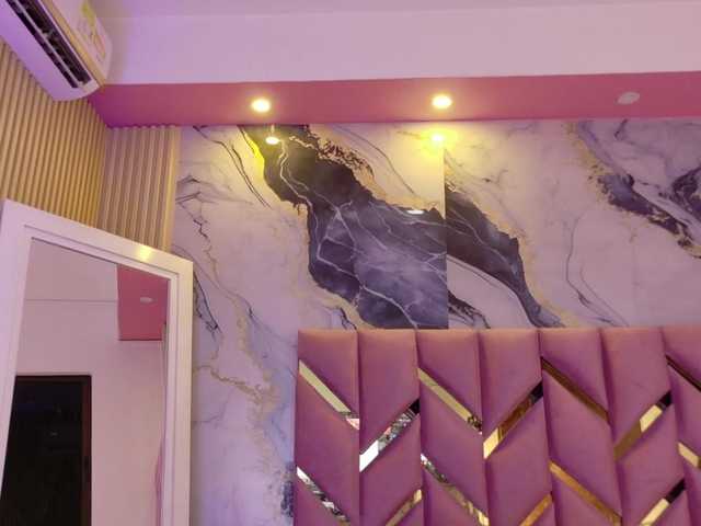 Hornysweetebony's BongaCams show and profile