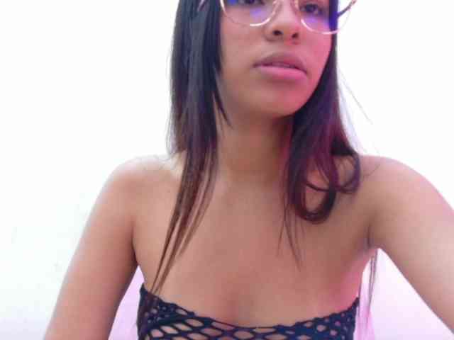 Hornysweetebony webcam