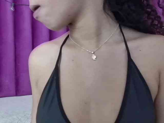 Hornysweetebony webcam