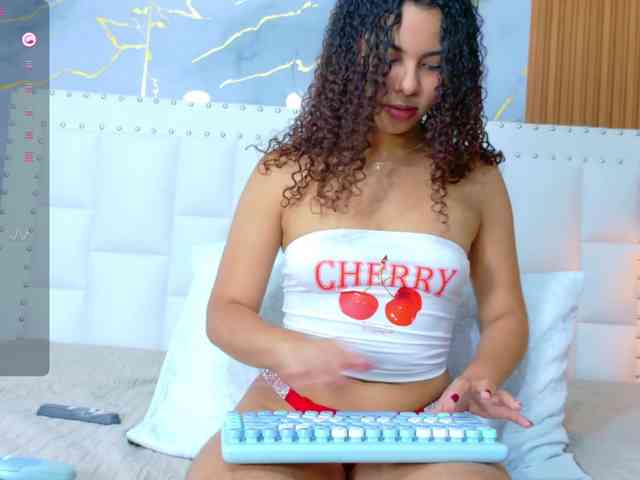 Hornysweetebony webcam