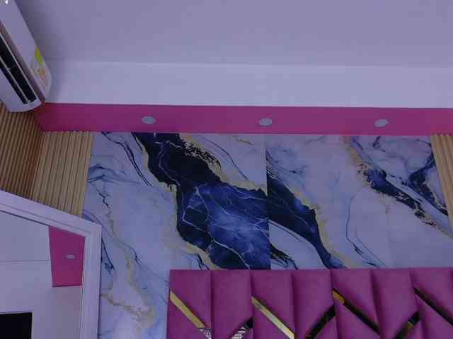 Hornysweetebony webcam