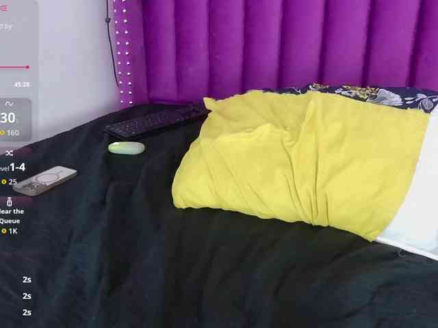 Hornysweetebony webcam