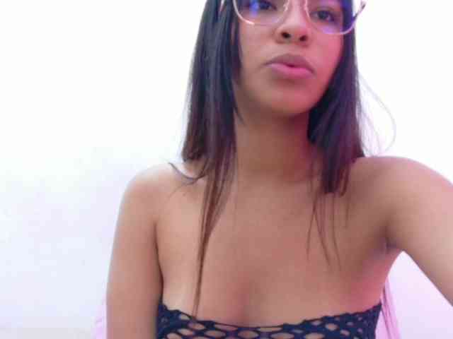 Hornysweetebony webcam