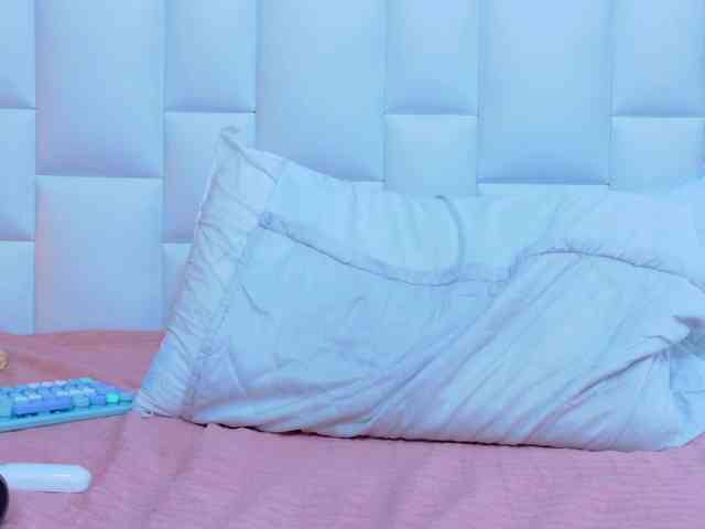 Hornysweetebony webcam