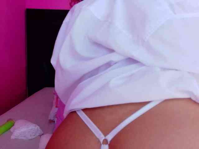 Hornysweetebony webcam