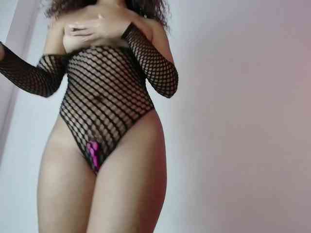 Hornysweetebony webcam