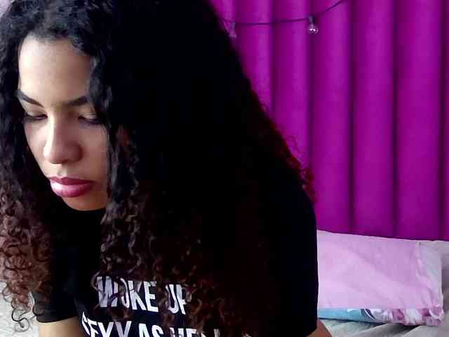 Hornysweetebony webcam