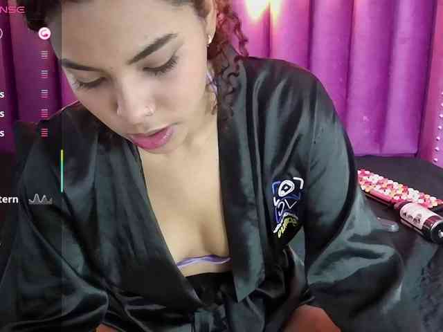 Hornysweetebony webcam