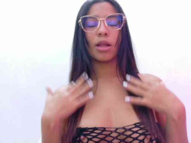 Hornysweetebony webcam