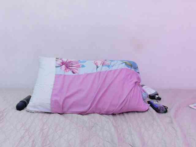 Hornysweetebony webcam