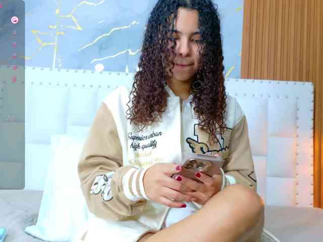 Hornysweetebony webcam