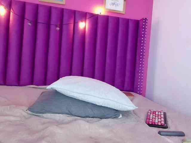 Hornysweetebony webcam