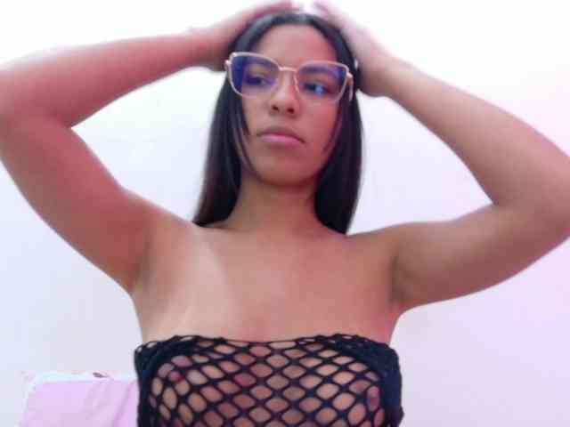 Hornysweetebony webcam