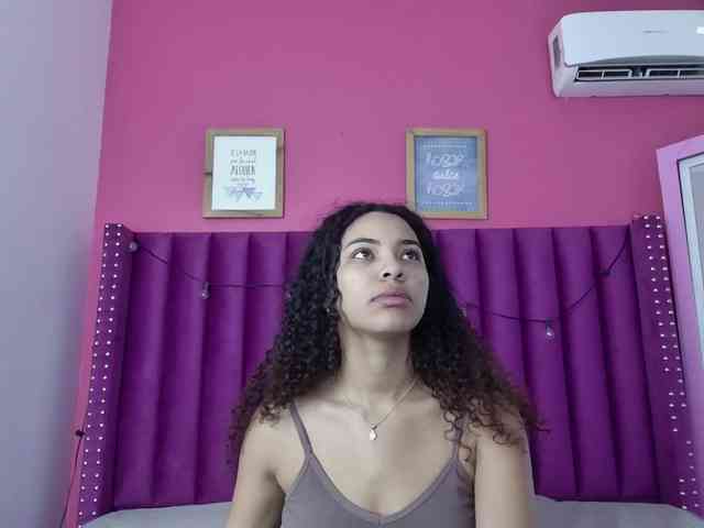 Hornysweetebony webcam