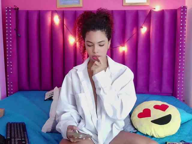 Hornysweetebony webcam