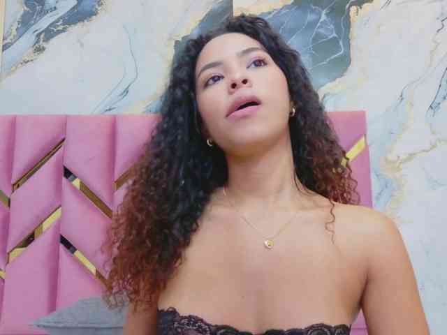 Hornysweetebony webcam