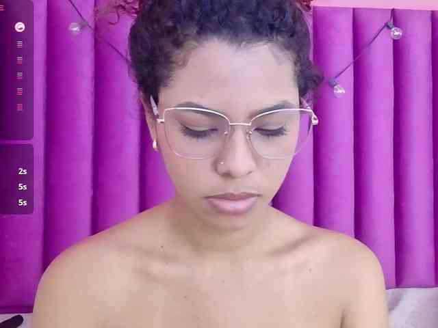 Hornysweetebony webcam