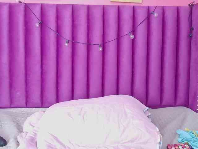 Hornysweetebony webcam