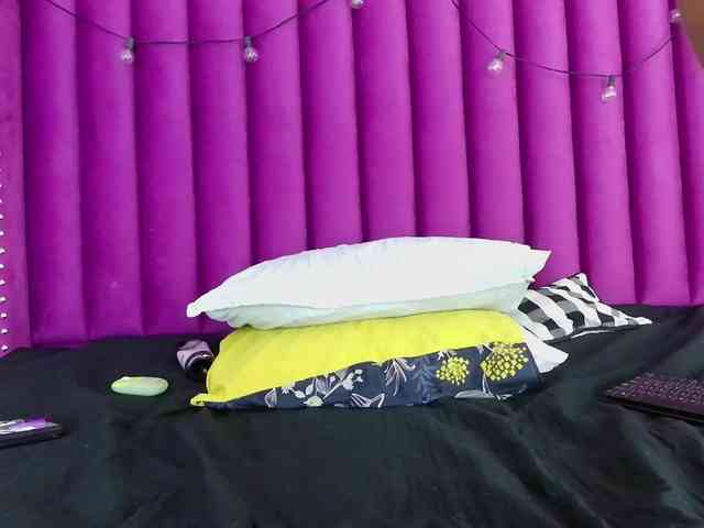 Hornysweetebony webcam