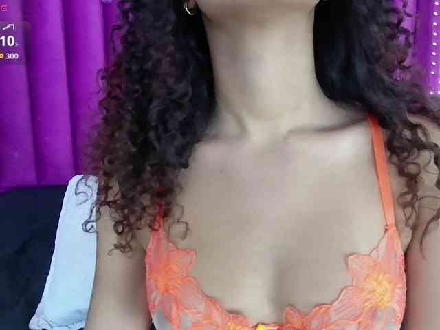 Hornysweetebony webcam