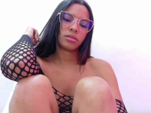 Hornysweetebony webcam