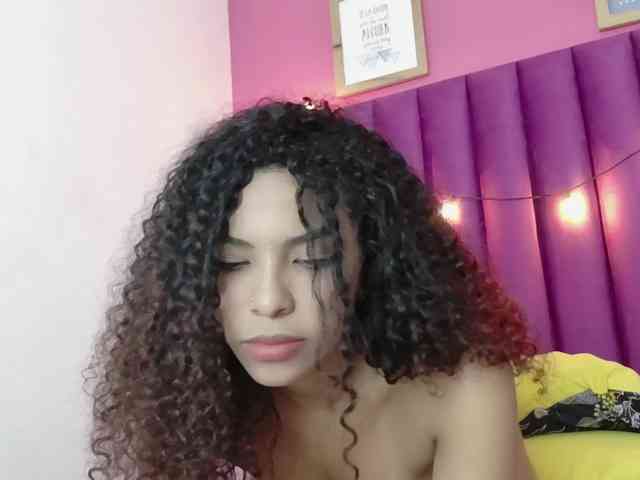 Hornysweetebony webcam