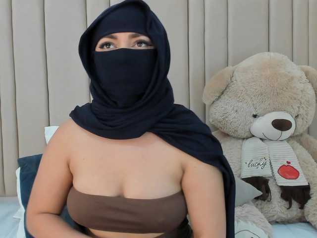 izadii's BongaCams show and profile