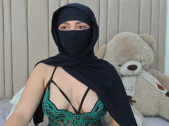 izadii's BongaCams show and profile