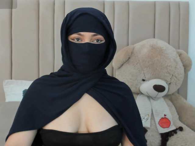 izadii's BongaCams show and profile