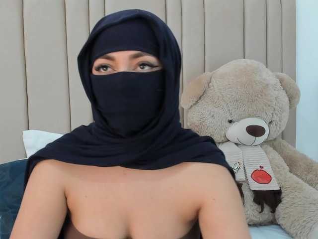 izadii's BongaCams show and profile