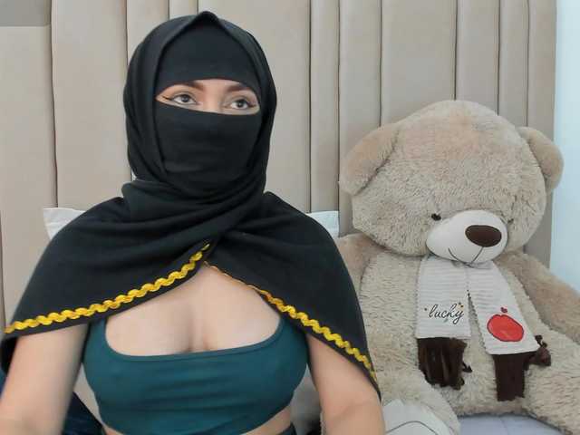 izadii's BongaCams show and profile