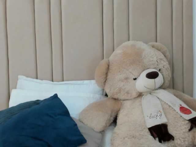 izadii's BongaCams show and profile