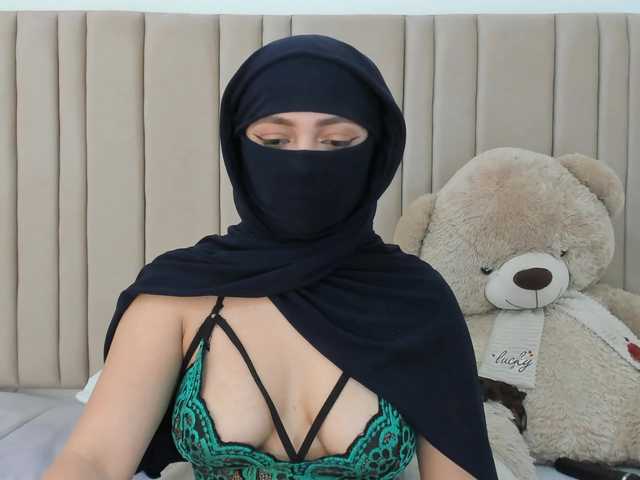 izadii's BongaCams show and profile