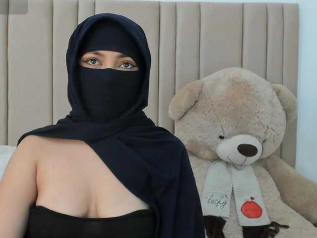 izadii's BongaCams show and profile