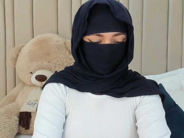 izadii's BongaCams show and profile