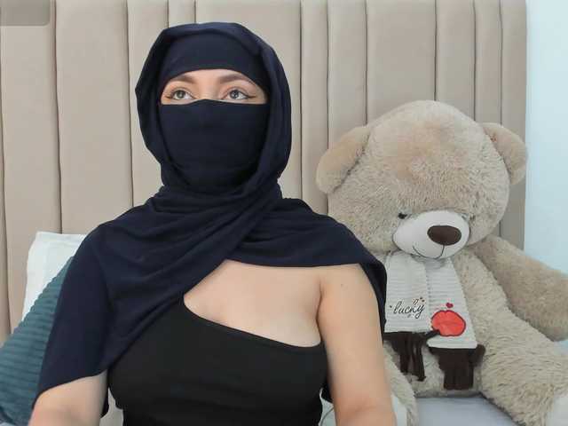 izadii's BongaCams show and profile