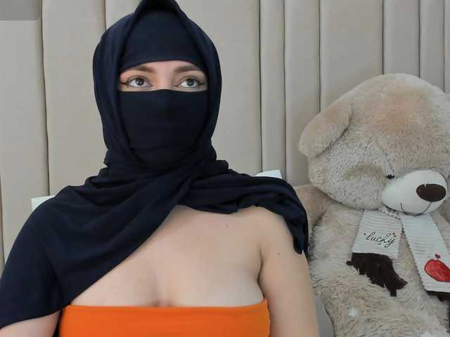 izadii's BongaCams show and profile