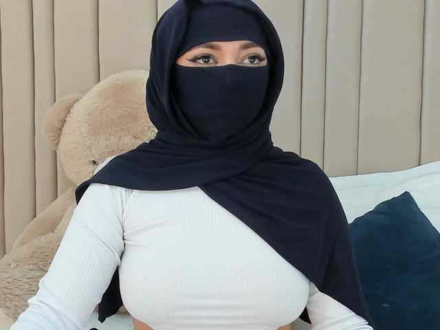 izadii's BongaCams show and profile