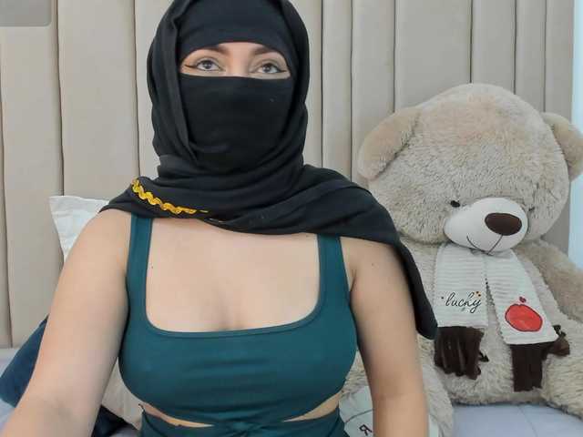 izadii's BongaCams show and profile