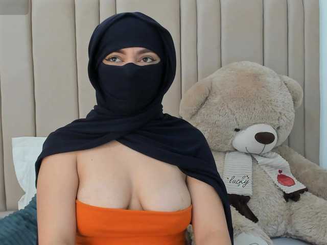 izadii's BongaCams show and profile